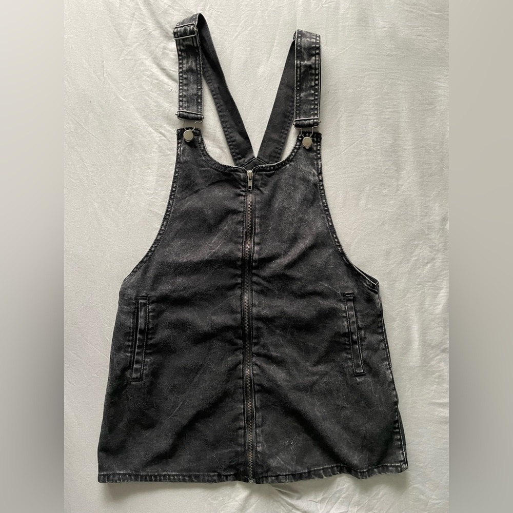 NWOT Forever21 Black Acid Wash Jean Skirtall - Size Medium